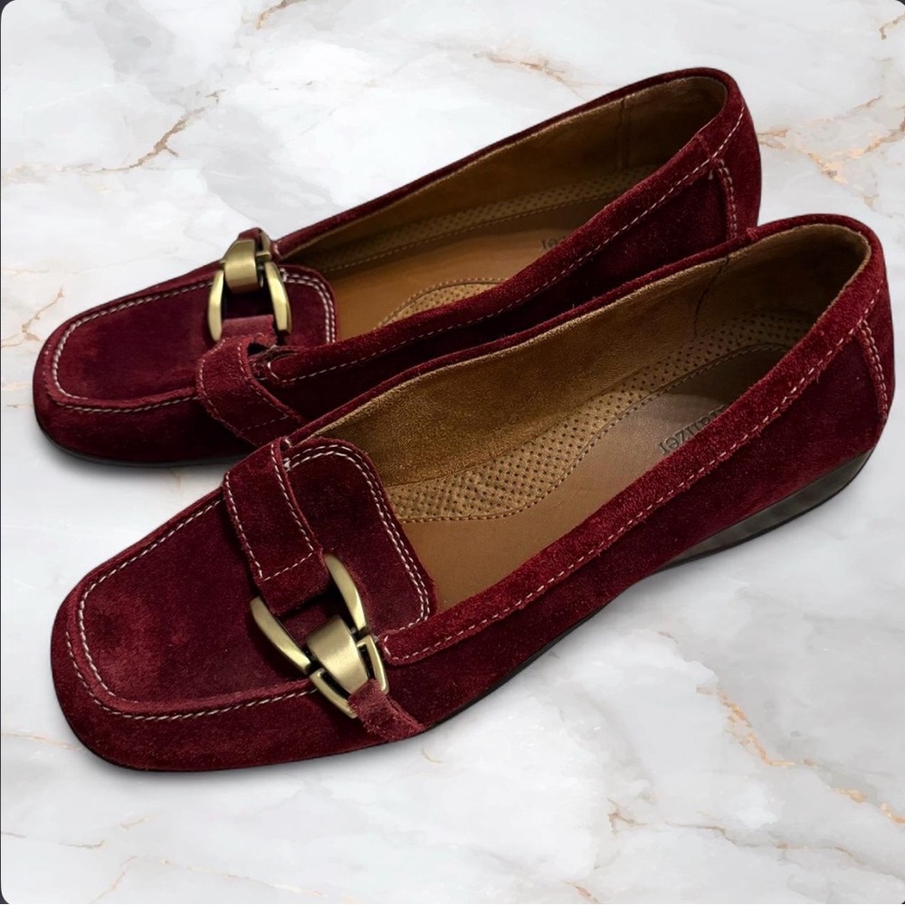 Naturalizer Merlot Suede Loafers Brass Hardware Square Toe 9M